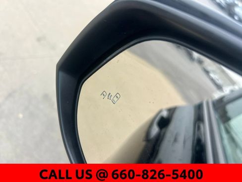 Used 2025 Toyota Highlander XSE AWD/4WD image 17
