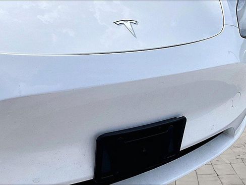 Used 2021 Tesla Model Y Long Range AWD/4WD image 22