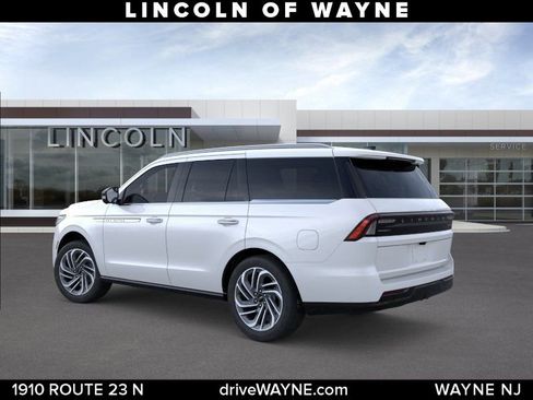New 2026 Lincoln Navigator Reserve AWD/4WD image 5
