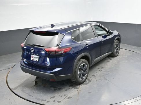 Used 2024 Nissan Rogue SV FWD image 35
