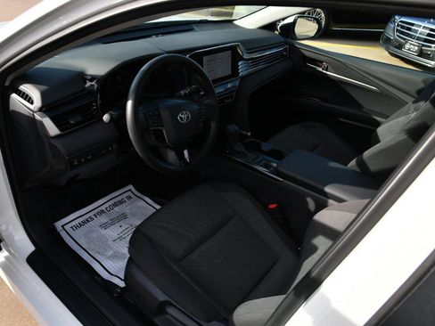 Used 2025 Toyota Camry LE FWD image 25