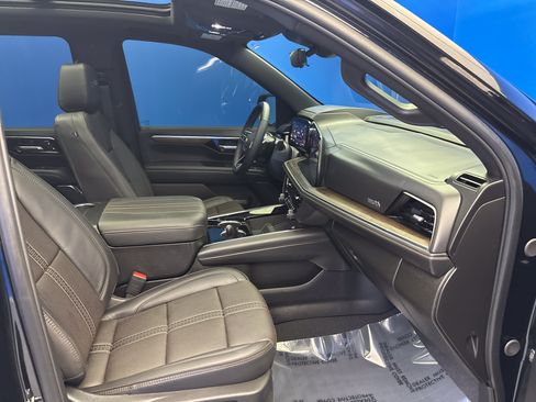 Used 2026 Chevrolet Suburban High Country w/ Sun And Tow Package AWD/4WD image 24