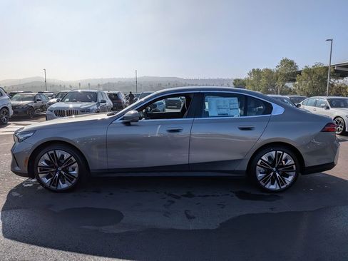 New 2026 BMW 530i RWD image 6