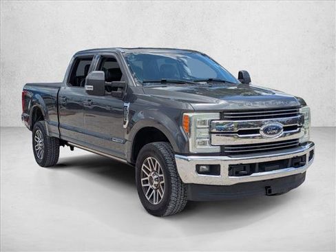Used 2017 Ford F250 Lariat w/ Lariat Ultimate Package AWD/4WD image 2