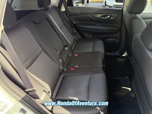 Used 2020 Nissan Rogue SV FWD image 13