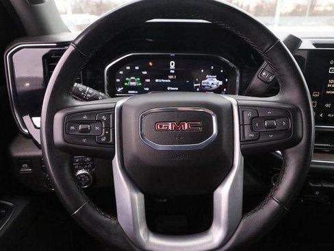 Used 2025 GMC Sierra 1500 SLT image 10