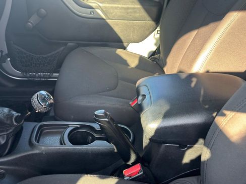 Used 2015 Jeep Wrangler Sport w/ Connectivity Group image 22