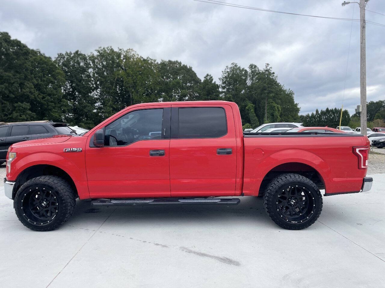 Used 2017 Ford F150 XLT RWD image 4