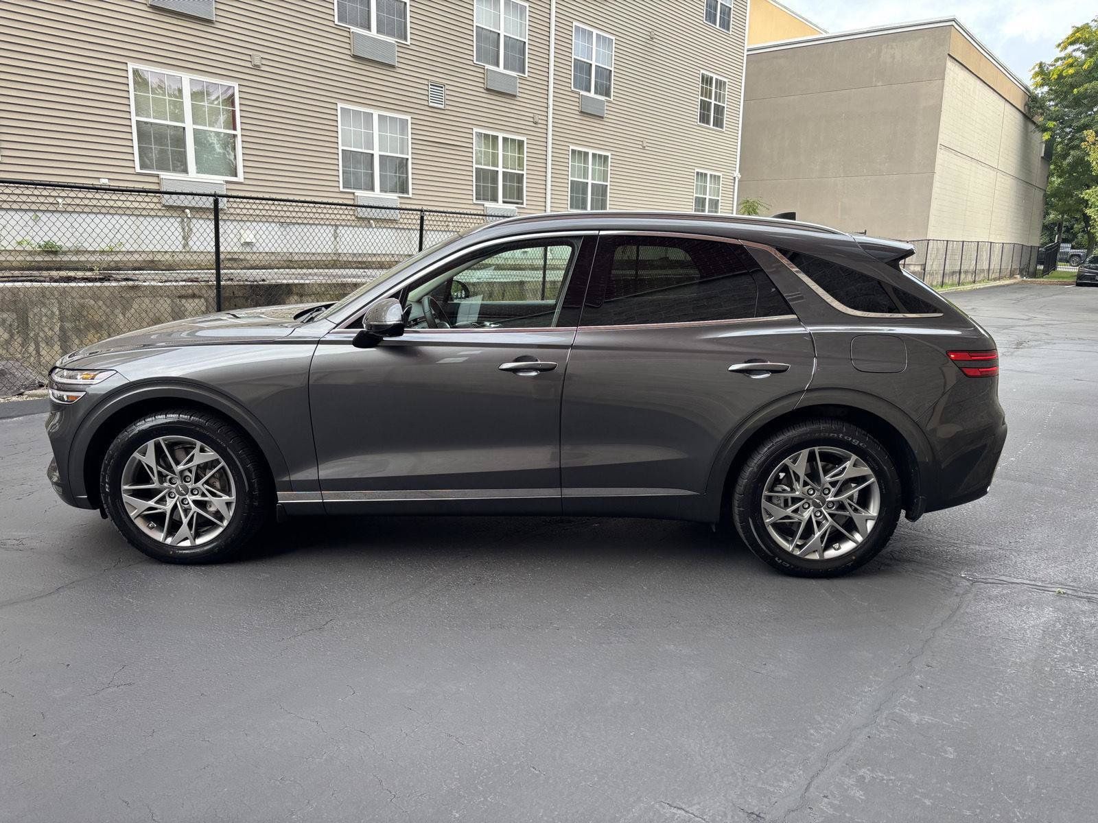 Used 2024 Genesis GV70 2.5T w/ Advanced Package AWD/4WD image 3