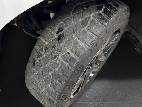 Used 2022 Chevrolet Silverado 1500 LT Trail Boss w/ LT Trail Boss Premium Package AWD/4WD image 38