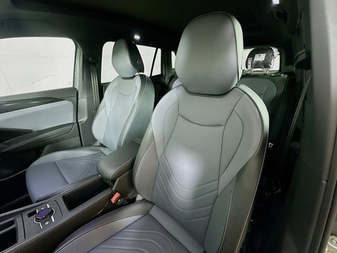 New 2026 Volkswagen Tiguan SE R-Line image 19