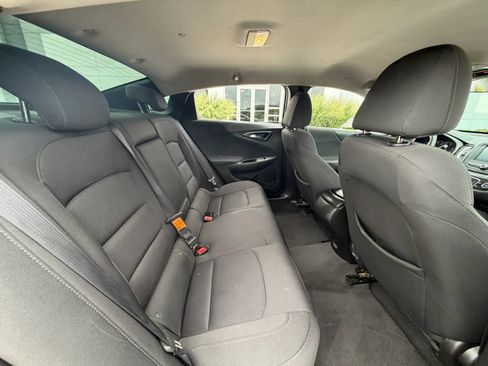Used 2018 Chevrolet Malibu LS w/ LPO, Convenience Package 2 FWD image 20