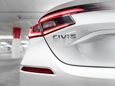 Used 2024 Honda Civic EX-L image 9