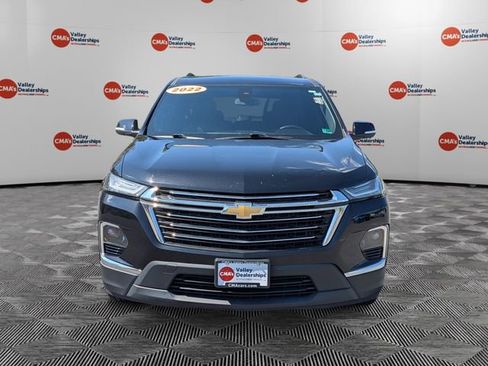 Used 2022 Chevrolet Traverse LT FWD image 2