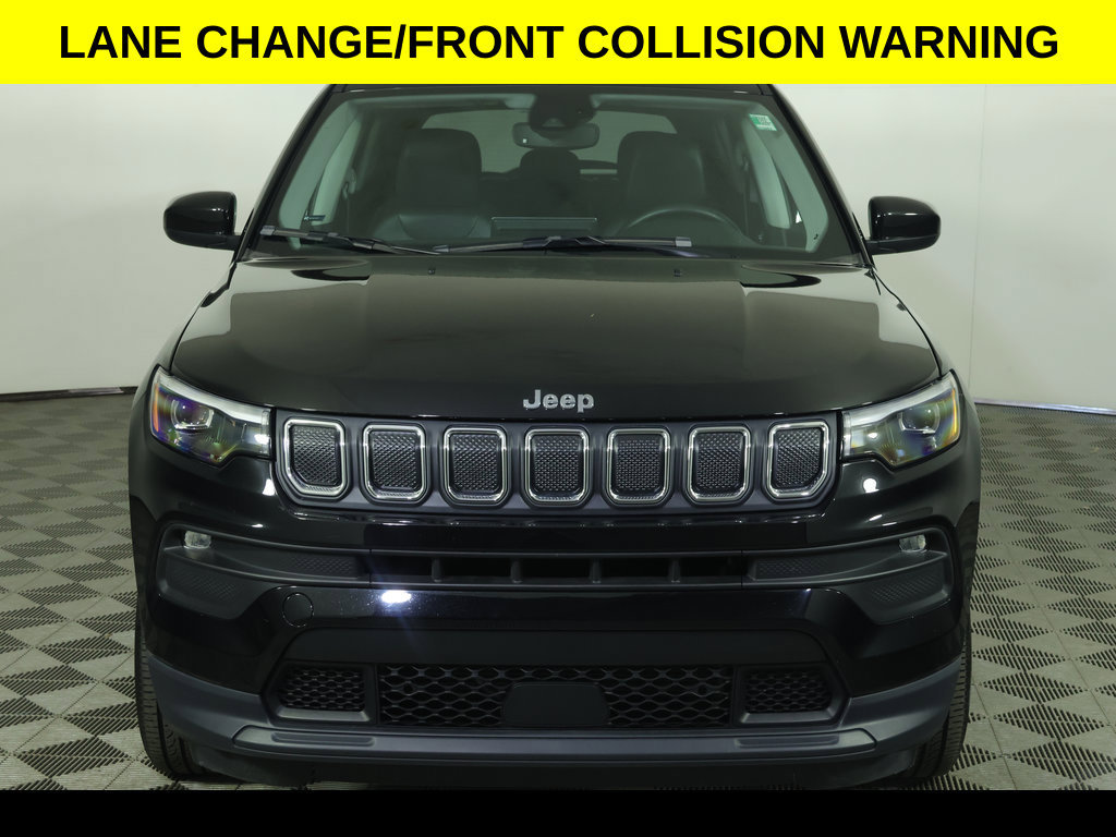 Used 2022 Jeep Compass Latitude w/ Sun and Sound Group AWD/4WD image 11