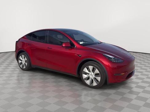 Used 2024 Tesla Model Y Long Range image 2