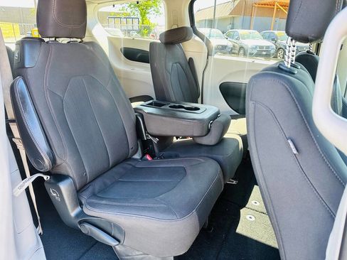 Used 2017 Chrysler Pacifica Touring Plus w/ Security Group FWD image 20