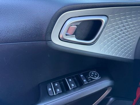 Used 2020 Kia Soul LX image 25