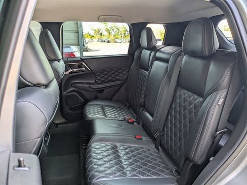 Used 2022 Mitsubishi Outlander SEL image 18