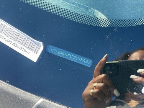 Used 2025 Hyundai Elantra Limited image 29