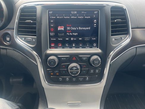 Used 2018 Jeep Grand Cherokee Limited AWD/4WD image 13