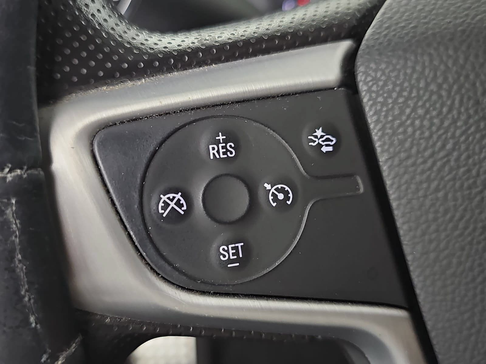 Used 2023 GMC Acadia SLE w/ Driver Convenience Package FWD image 17
