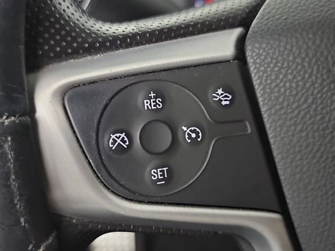 Used 2023 GMC Acadia SLE w/ Driver Convenience Package FWD image 17