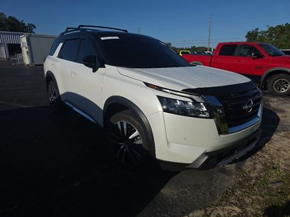 Used 2025 Nissan Pathfinder Platinum