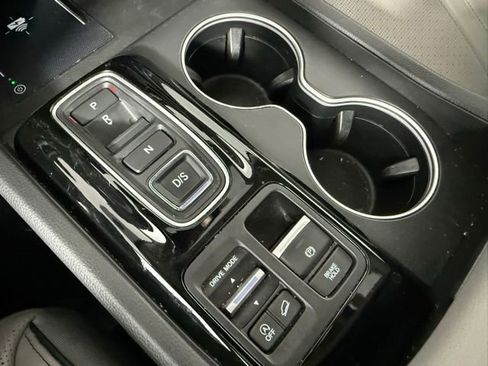 Used 2024 Honda Pilot Elite image 21