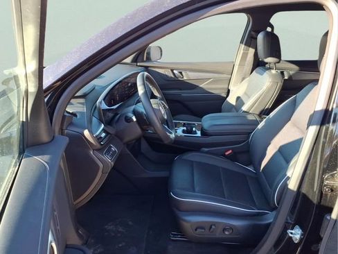 Used 2025 Buick Enclave Sport Touring image 20