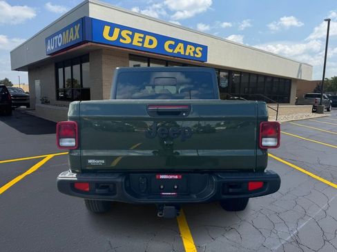 Used 2021 Jeep Gladiator Sport image 6