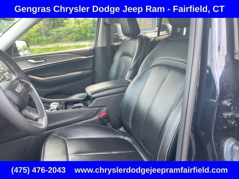 Certified 2023 Jeep Grand Cherokee Limited w/ Luxury Tech Group II AWD/4WD image 47