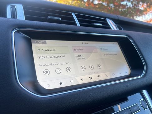 Used 2017 Land Rover Range Rover Sport HSE image 15