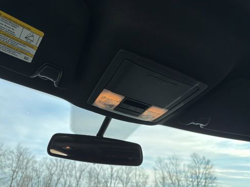 Used 2017 Ford Explorer XLT w/ Equipment Group 202A image 14