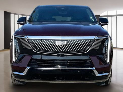 Certified 2025 Cadillac Escalade IQ Luxury 2 w/ LPO, Premium Carpet Package AWD/4WD image 3