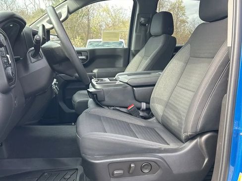 Used 2022 Chevrolet Silverado 1500 Custom w/ LPO, Dark Essentials Package AWD/4WD image 2