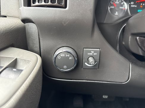 Used 2017 GMC Savana 2500 image 29