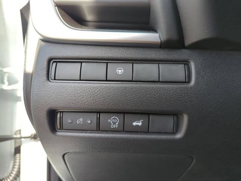 New 2026 Nissan Rogue SV FWD image 31