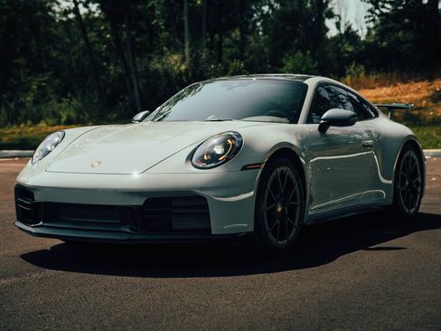 Used 2026 Porsche 911 Carrera T RWD image 10