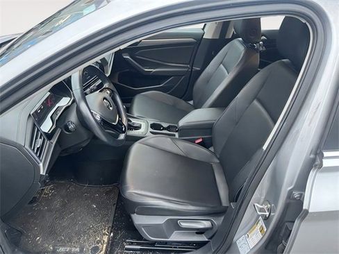 Used 2019 Volkswagen Jetta image 12