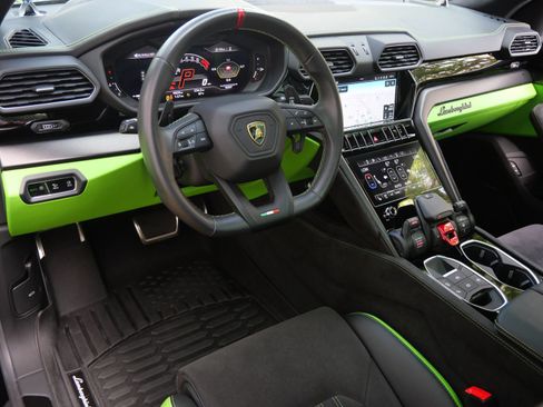 Used 2024 Lamborghini Urus S AWD/4WD image 13