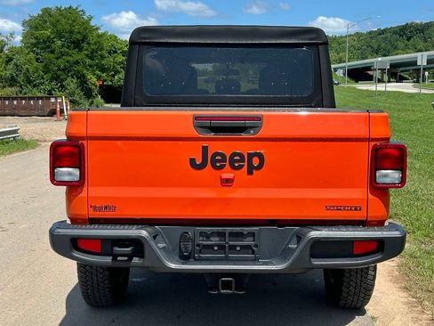 Used 2020 Jeep Gladiator Sport w/ Quick Order Package 24S AWD/4WD image 4