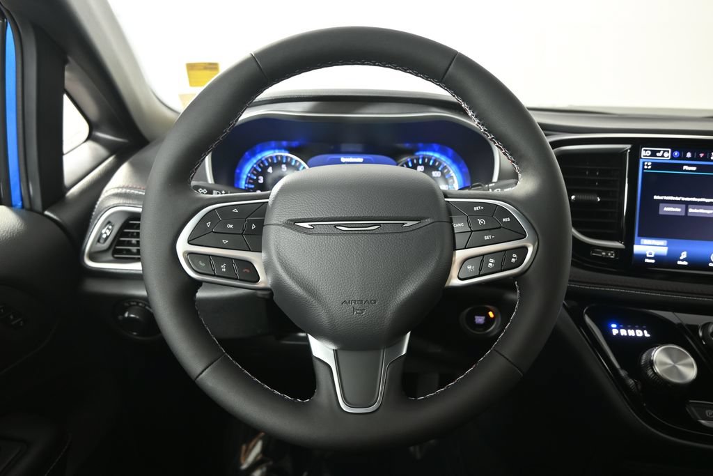 New 2027 Chrysler Pacifica Select AWD/4WD image 37