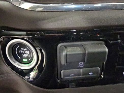 Used 2024 GMC Sierra 1500 SLT w/ SLT Premium Plus Package image 28