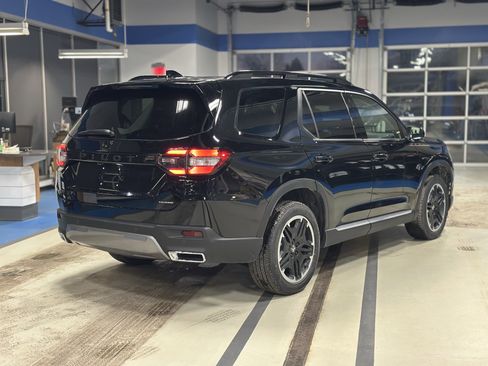 New 2026 Honda Pilot Touring image 4