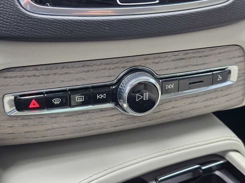 Certified 2024 Volvo XC90 T8 Plus w/ Protection Package Premier image 31