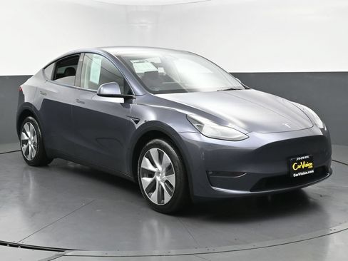 Used 2023 Tesla Model Y Long Range AWD/4WD image 3