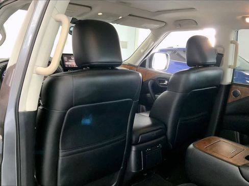Used 2022 Nissan Armada SL w/ Captain's Chairs Package image 10