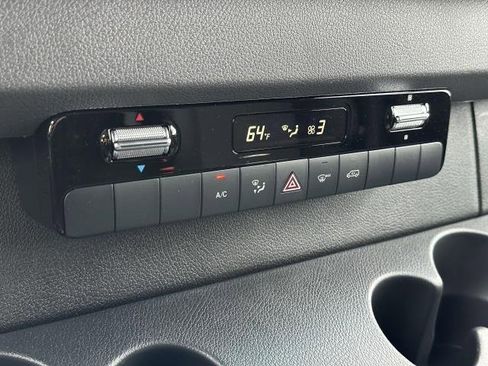 Used 2024 Mercedes-Benz Sprinter 2500 image 27