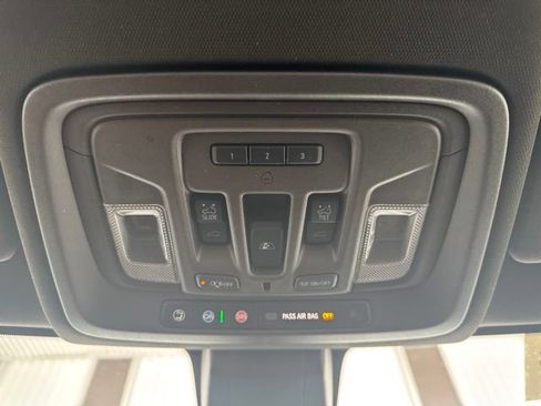 Used 2022 GMC Sierra 2500 Denali w/ Denali Ultimate Package AWD/4WD image 24